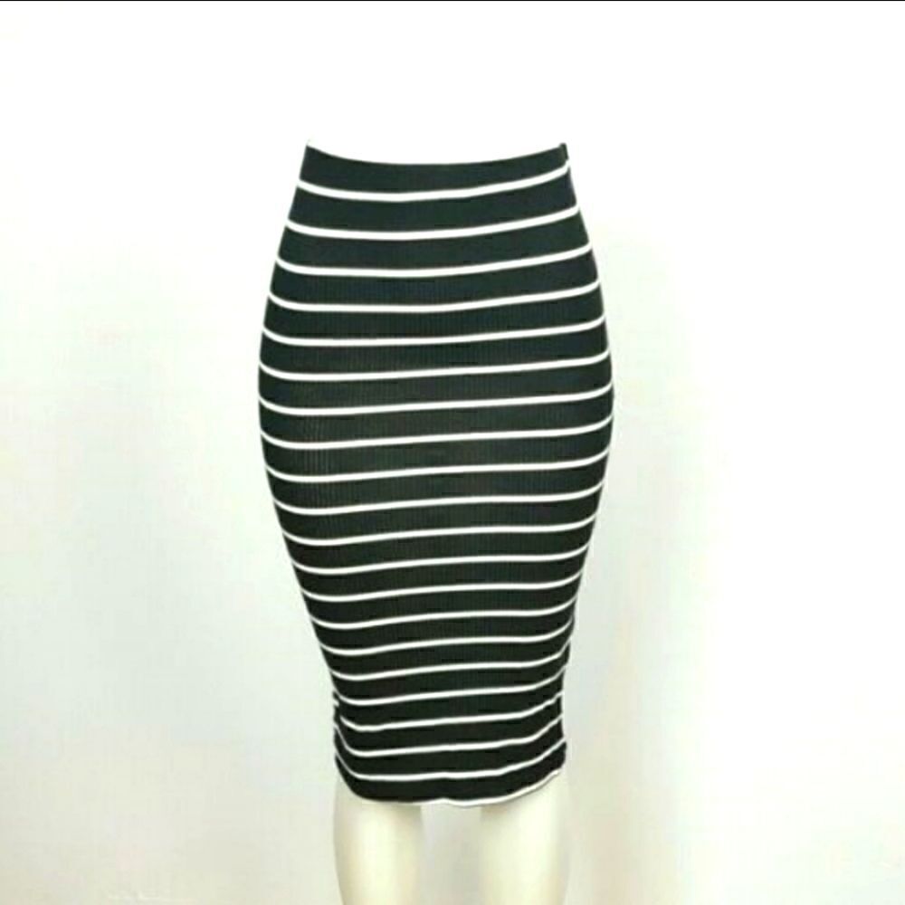 Women's Striped Pencil Skirt Black- White Stretchy Size Small‎
